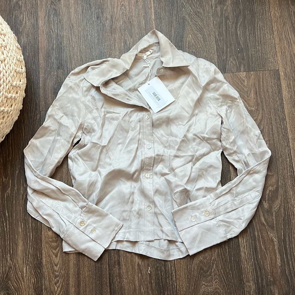 NIA BARDOT SHIRT IN SILVER